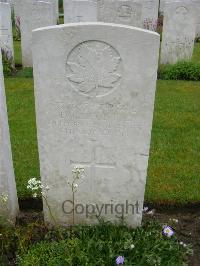 Etaples Military Cemetery - Pye, Laurier Falconer